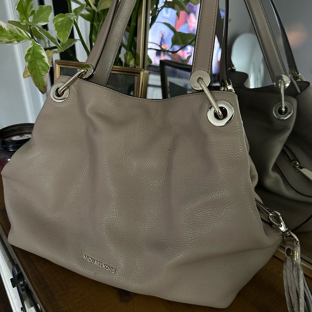 Michael Kors Raven Bag
